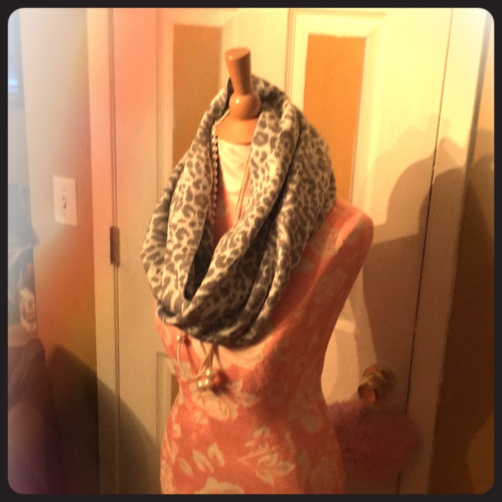 Calvin Klein grey scarf